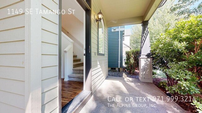 Building Photo - 1149 SE Tamango St