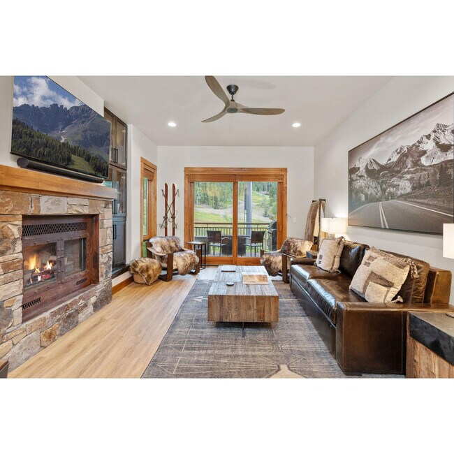 Building Photo - 404 Adams Ranch Rd