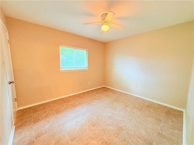Building Photo - 318 Drury Ln