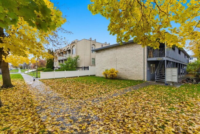 Building Photo - 217 E Sinto Ave