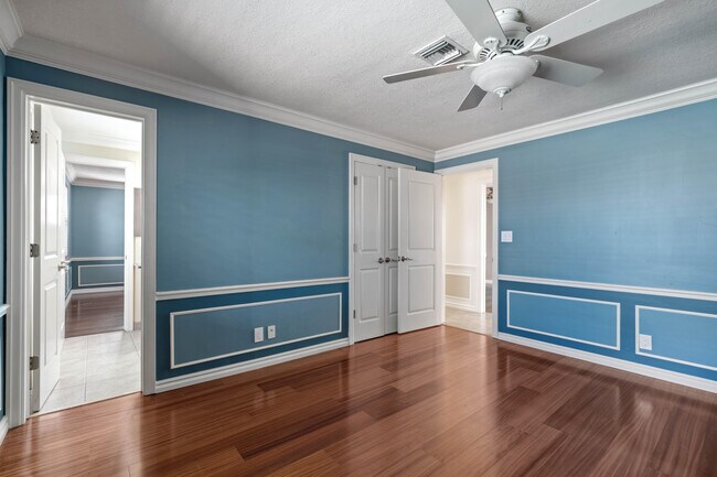 Building Photo - 3697 Holly Dr