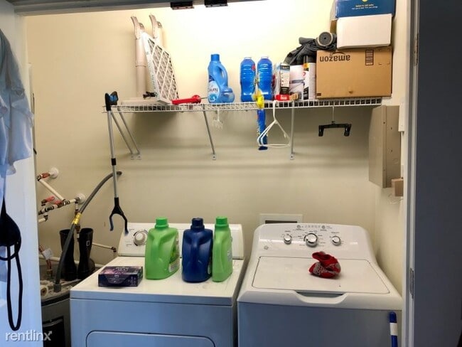 Building Photo - 4455 Brassfield Dr