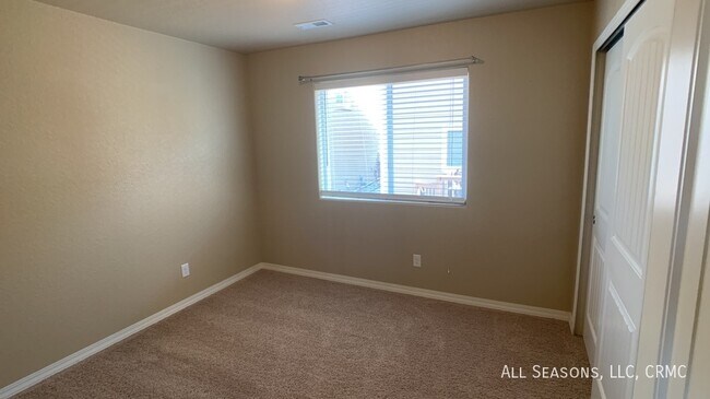 Building Photo - 954 Diamond Rim Dr