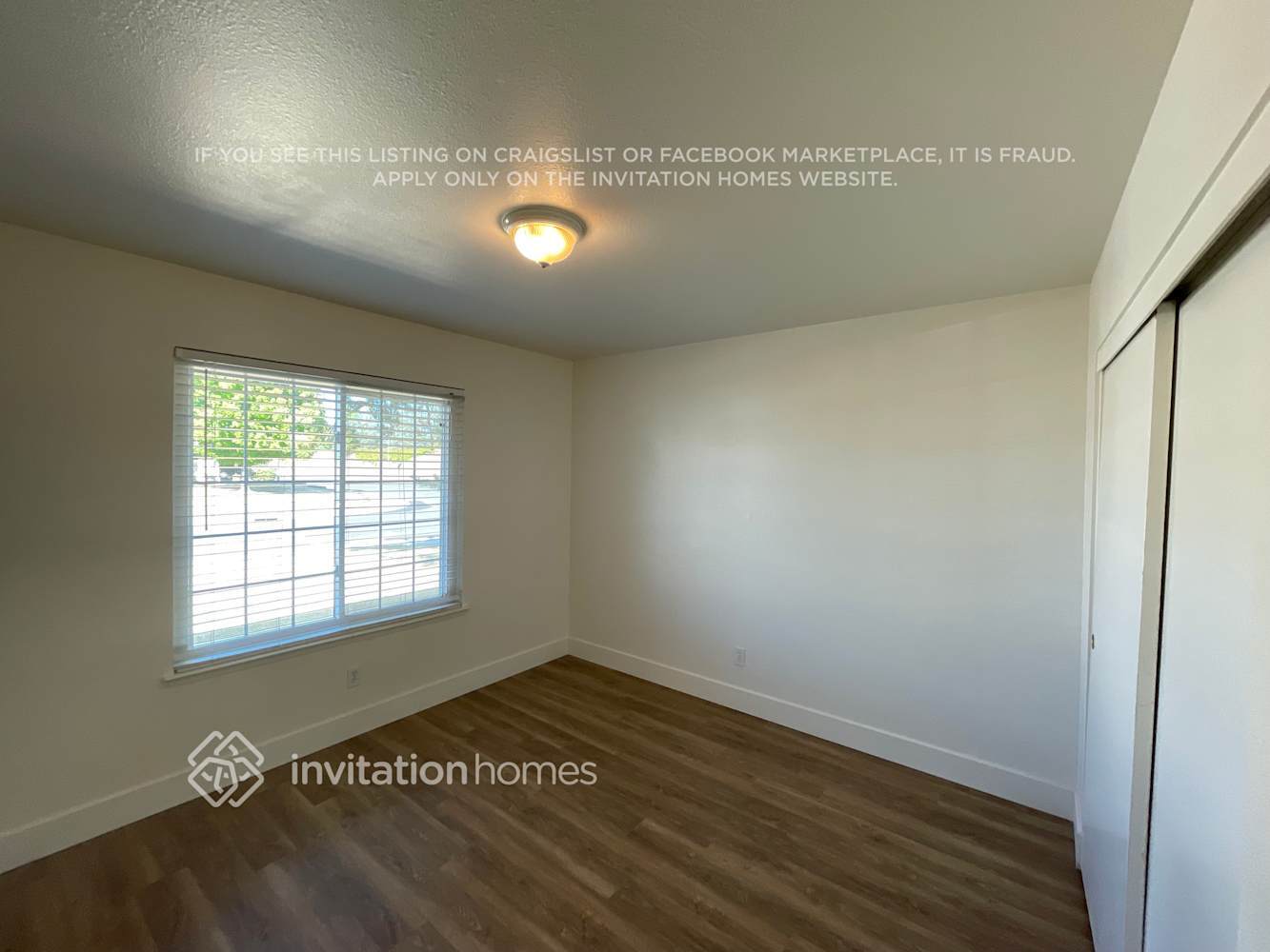 Building Photo - 7401 Blackthorne Way