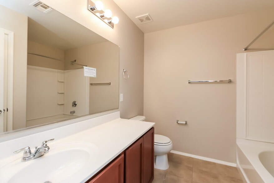 Building Photo - 4824 N 110th Ln