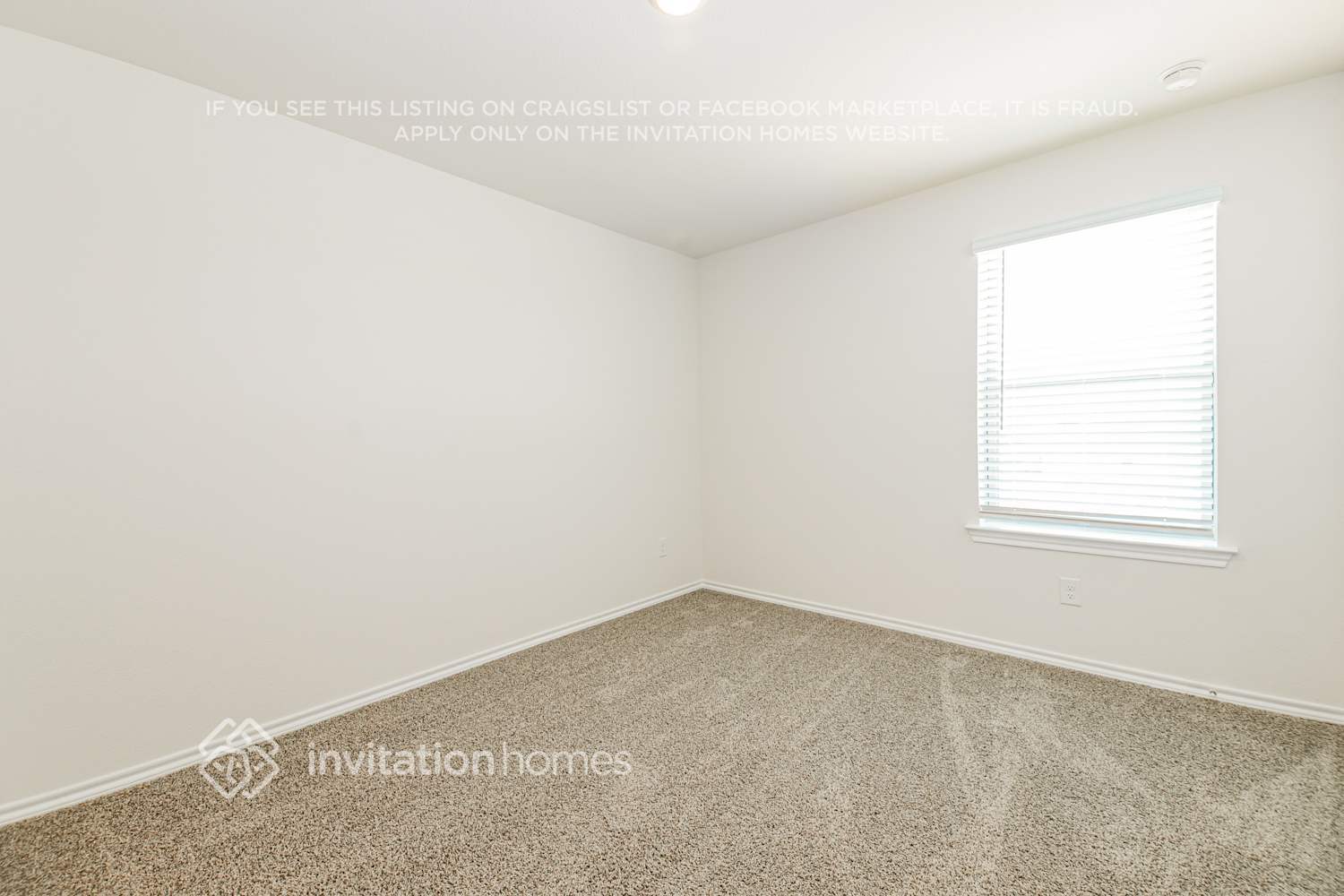 Building Photo - 1805 Topaz Trl