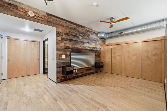 Building Photo - Modern Pearl District Condo – Studio with Alcove Bedroom + 1 Bath with City Views