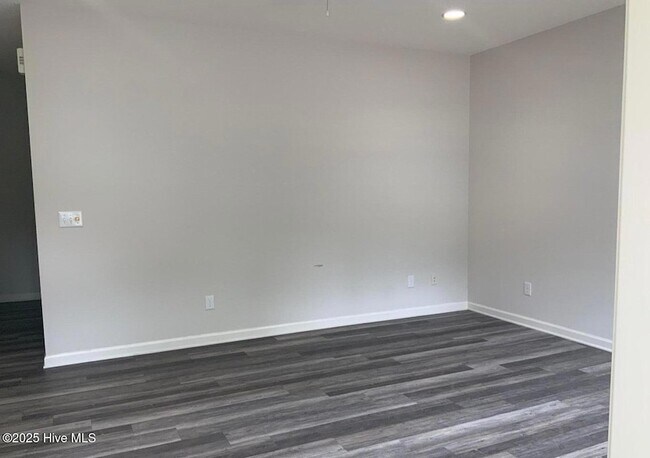 Building Photo - 101 E Rhode Island Ave