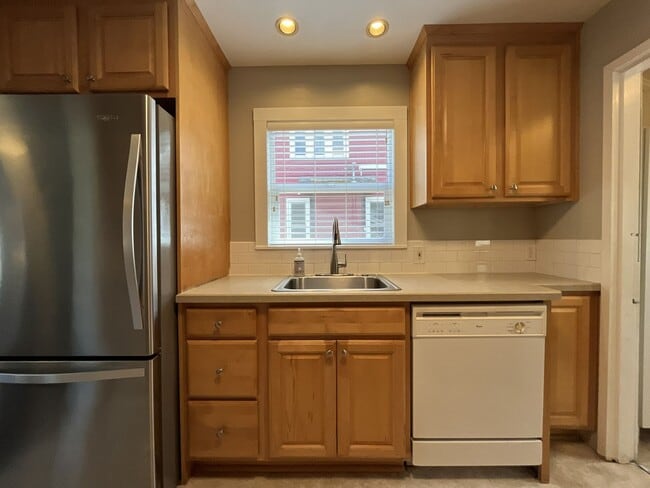 Building Photo - Charming Classic Two-Bedroom Portland Home with Bright Living Spaces, Updated Kitchen & Bonus Bas...