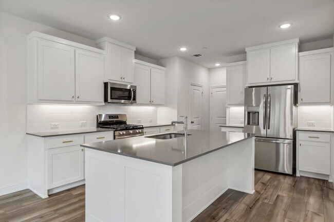 Building Photo - 3705 Pierce Ln