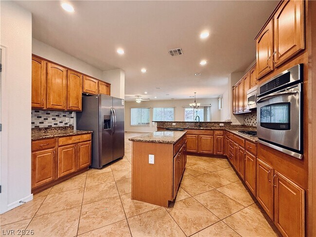 Building Photo - 2119 Gunnison Pl