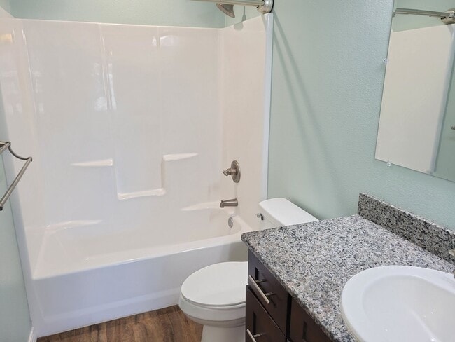 Building Photo - rf2616