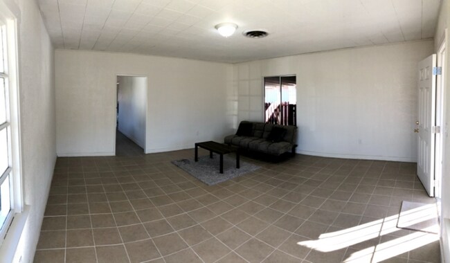 Building Photo - 578 Fern Ave