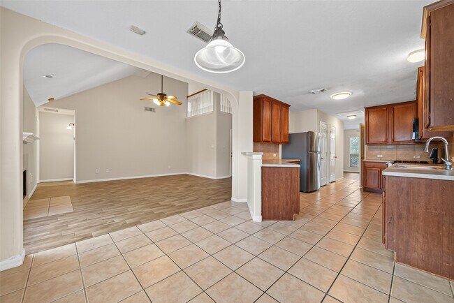 Building Photo - 9127 N Ferndale Pl Dr