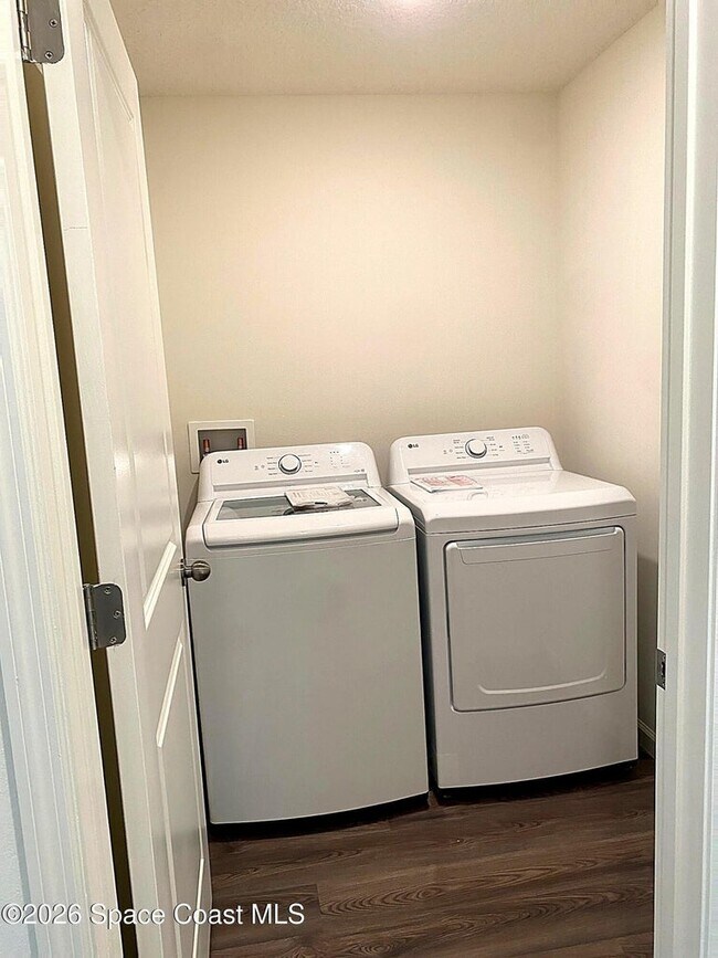 Building Photo - 812 Brookfield St SE