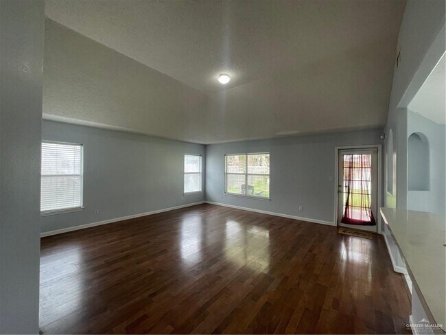 Building Photo - 3304 Santa Inez St