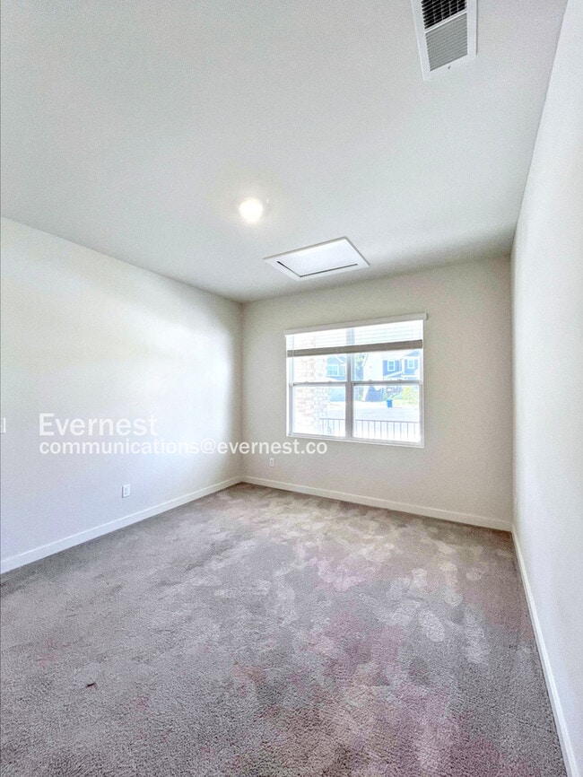 Building Photo - 506 Lyness Dr