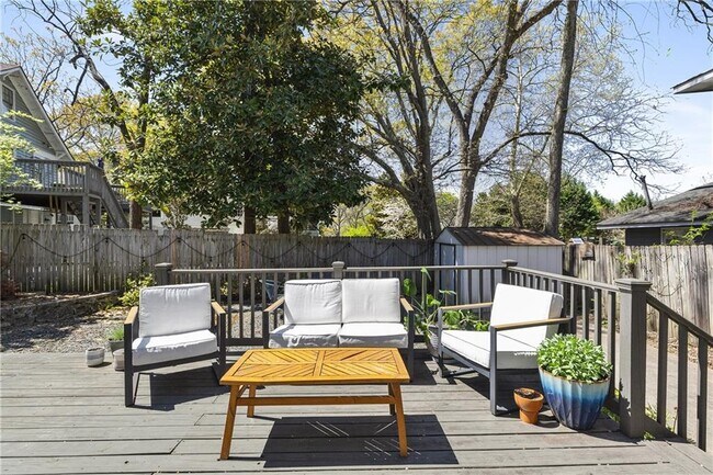 Building Photo - 481 Hill St SE