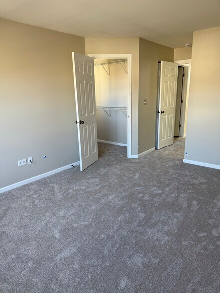 Building Photo - 2947 Rutland Cir