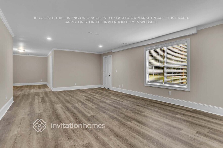 Building Photo - 6054 Trailside Cove