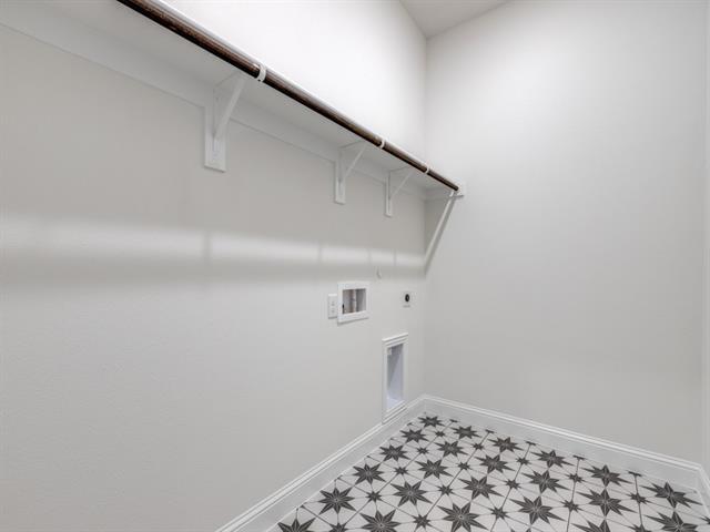 Building Photo - 604 Verona Dr