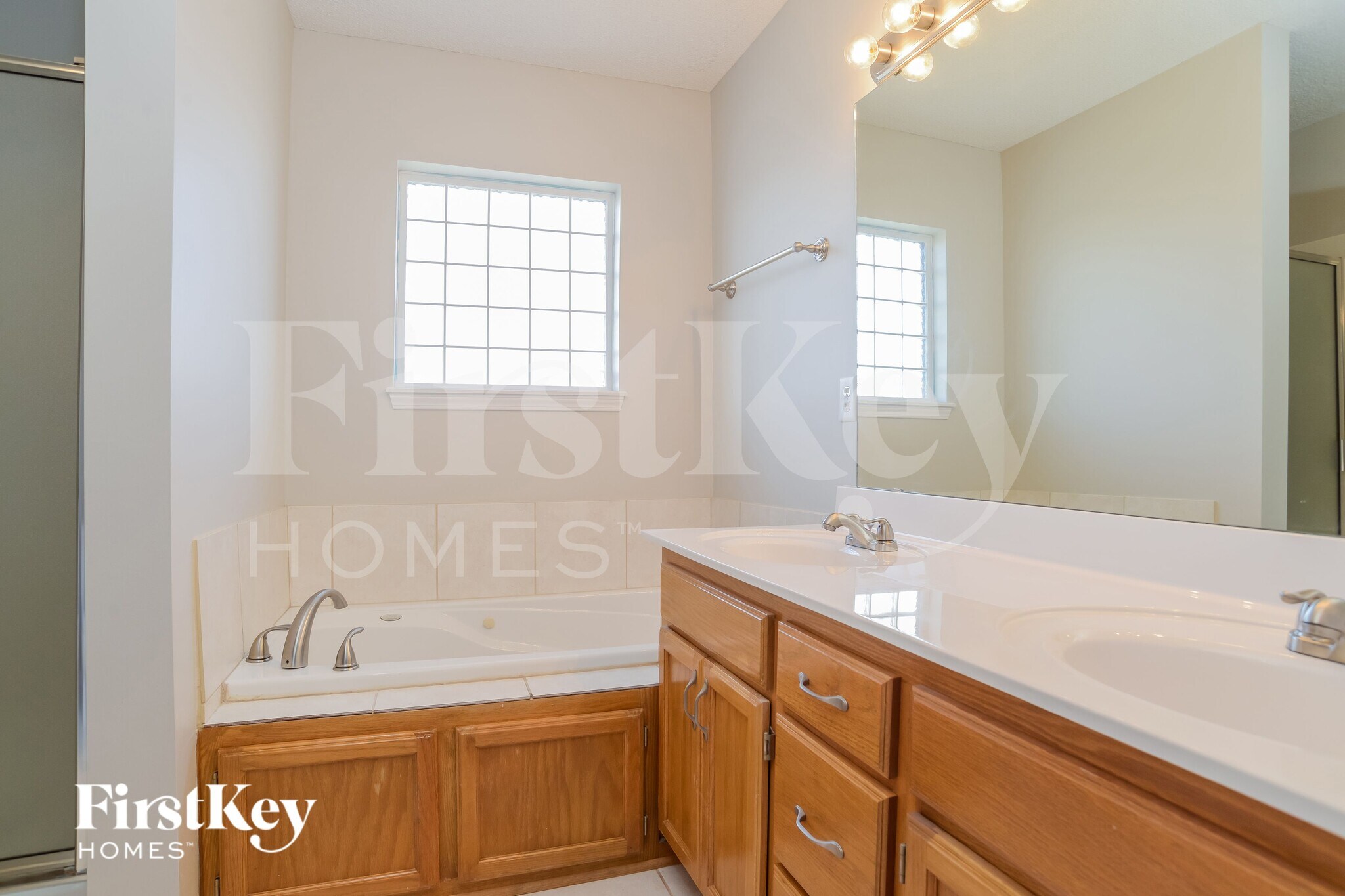 Building Photo - 728 Corrington Dr