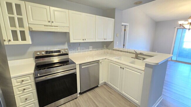 Building Photo - 4156 Breezewood Dr