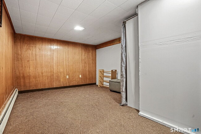 Building Photo - 7 Newport Dr