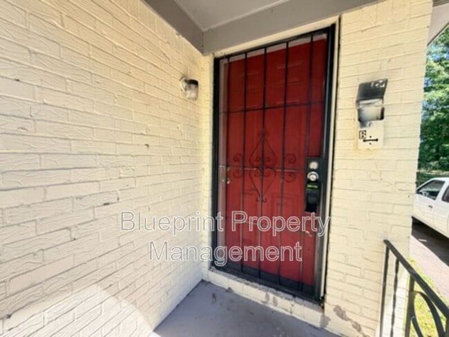 Building Photo - 737 47th St N