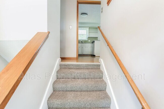 Building Photo - 1014 Lindenwood Ln