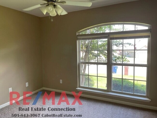 Building Photo - Sorry No Smoking and Pets Permitted with R...