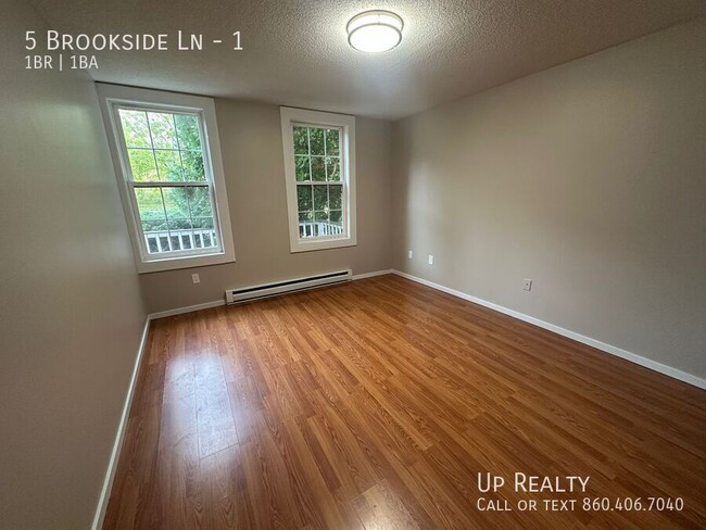 Building Photo - 5 Brookside Ln