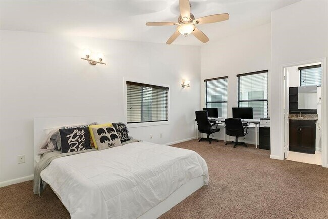 Building Photo - 1841 Radcliffe St