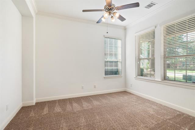 Building Photo - 546 El Camino Dr