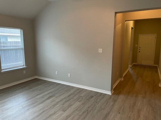 Building Photo - 4105 Cambridge Dr