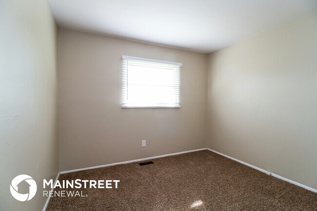 Building Photo - 1880 Queensrowe Pl