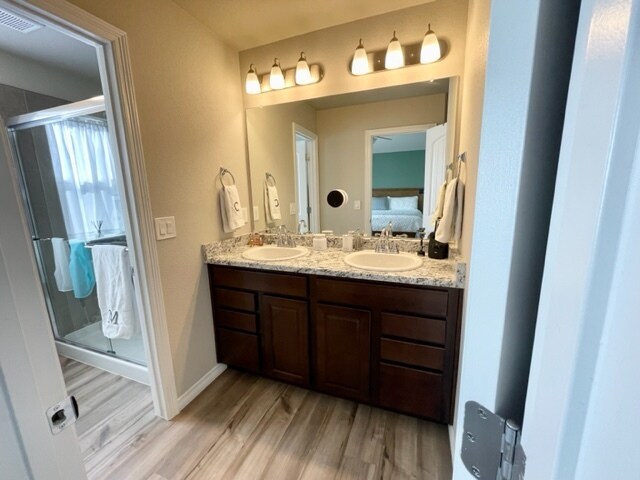 Master Bathroom - 5423 Hammond Dr