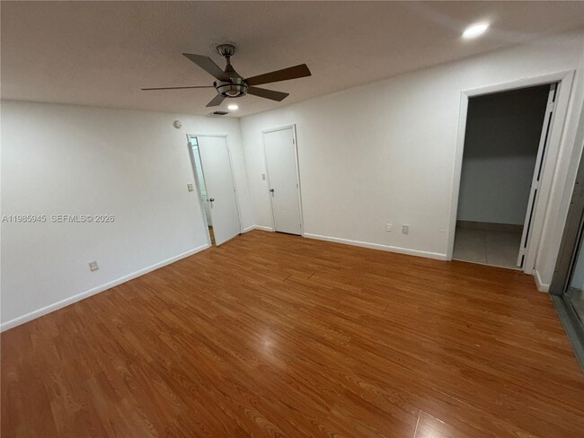 Building Photo - 3962 Inverrary Dr