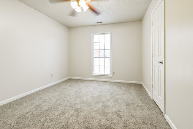 Building Photo - 3811 Westridge Dr
