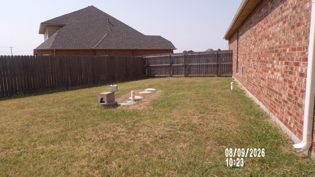 Building Photo - 114 Sandy Trail Cir
