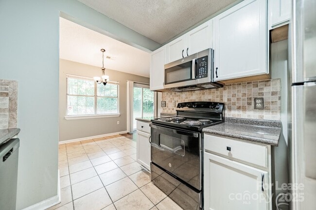 Building Photo - 8027 Sherington Way