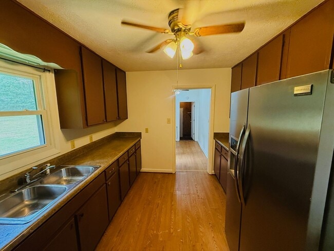 Building Photo - COMING SOON-1718 Patterson Circle