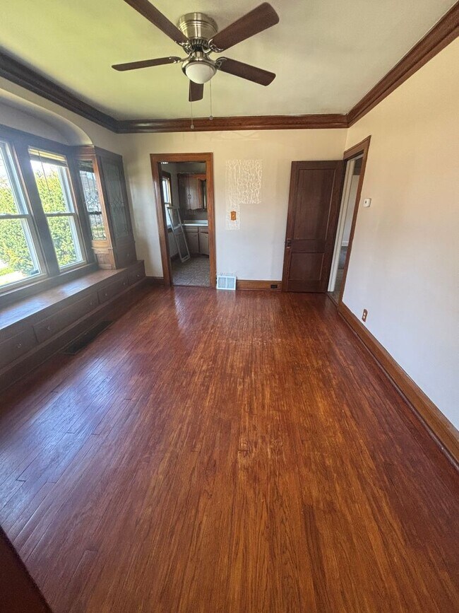 Building Photo - 4016 Biddulph Ave