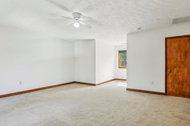 Building Photo - 11 Timothy Ln