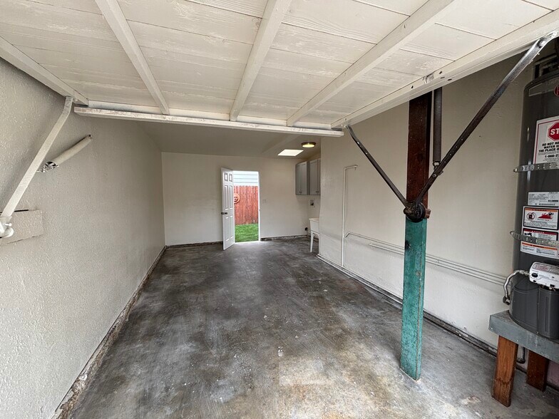 Building Photo - 3143 Keats St