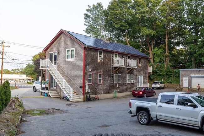 Building Photo - 176 Court St