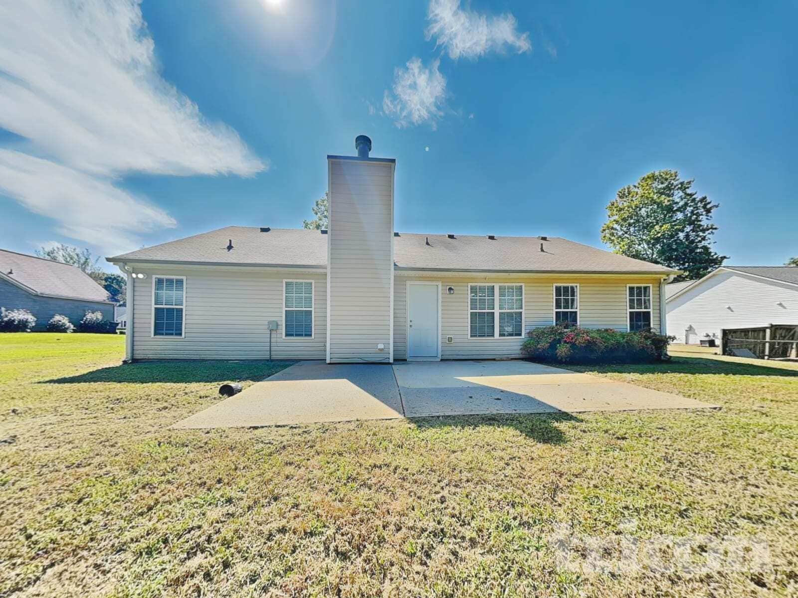 Building Photo - 714 Manor Ridge Dr