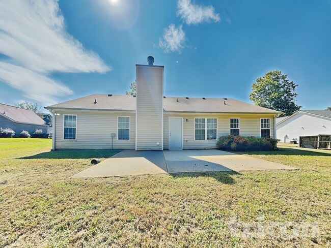 Building Photo - 714 Manor Ridge Dr