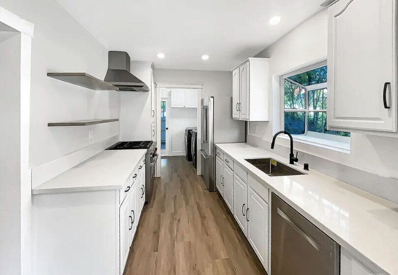 Building Photo - 3700 Olympiad Dr