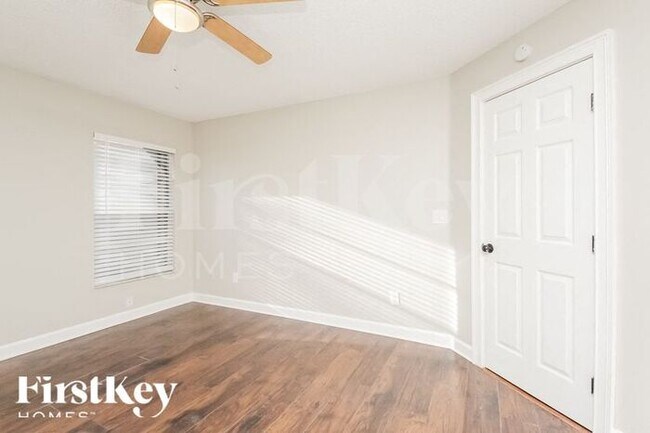 Building Photo - 1136 Creek Woods Cir